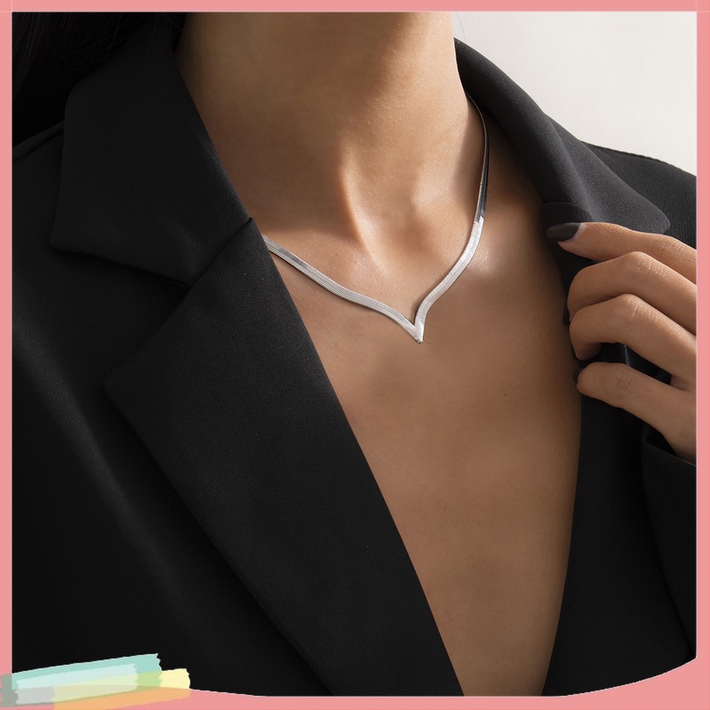 Vòng Cổ Choker Dạng Chuỗi Rắn Mặt Chữ V Trọng Lượng Nhẹ Phong Cách Hip Hop