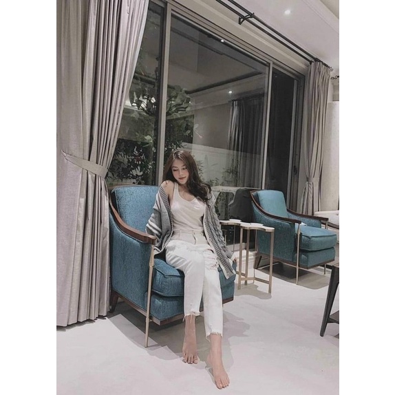 Áo len Cardigan ghi xám ngực huy hiệu