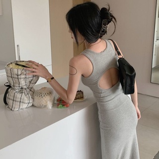 Đầm midi sát nách thiết kế hở lưng quyến rũ