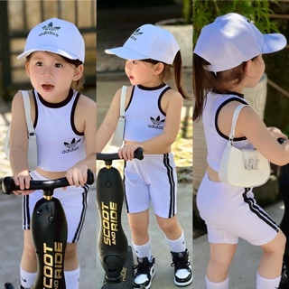 Set bộ thể thao cá tính kèm mũ lưỡi trai bé gái
