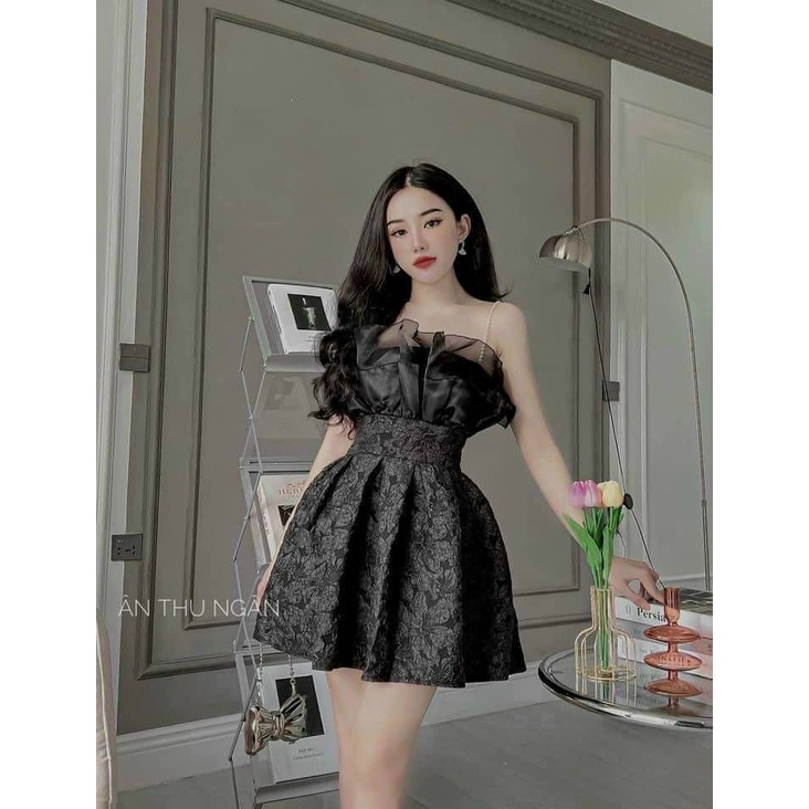 Đầm thời trang nữ mặc đi chơi chất gấm phối voan có mút 2 dây cườm giả màu đen và trắng