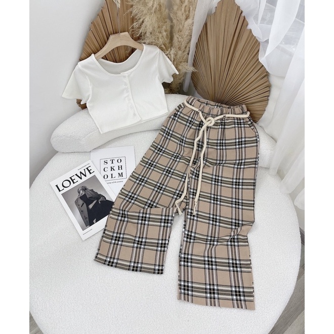 SET ÁO CROPTOP NÚT GÂN TRẮNG + QUẦN CARO CỘT DÂY (TH)