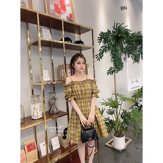 Siêu phẩm váy kẻ xanh hót hít
