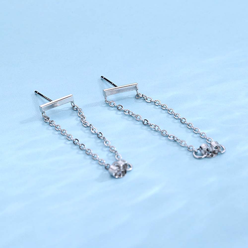 Khuyên Tai Dáng Dài Phối Tua Rua Phong Cách Hàn Quốc