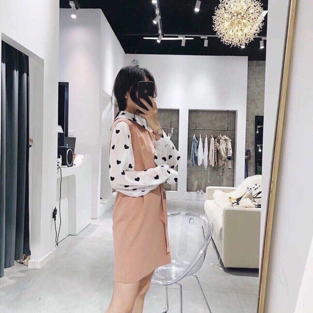 Váy len chấm bi