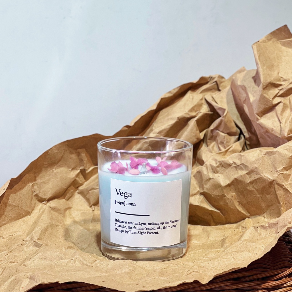 Nến thơm First Sight handmade Vega hương Vani và Lavender Ngọt Dịu tinh dầu cao cấp không khói hũ 170gr