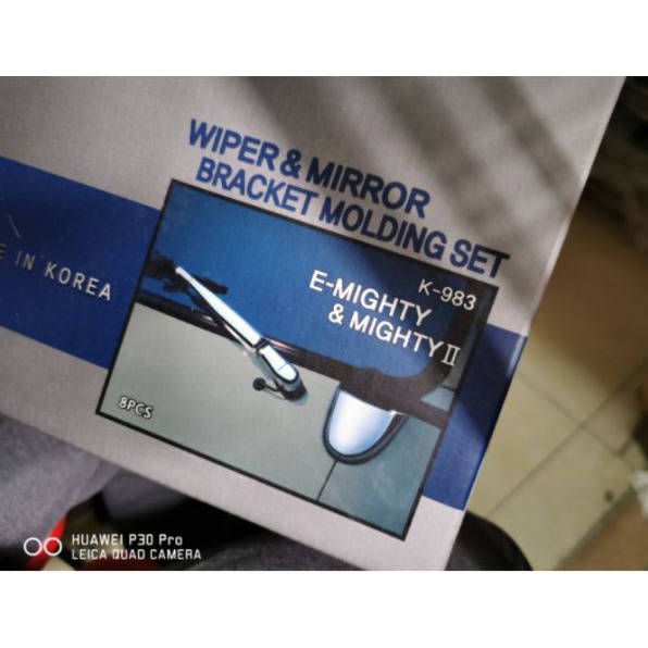 Ốp cần gạt mưa Hyundai 3.5 Tấn HD65, HD72, 7 Tấn HD700, HD650, 8 Tấn HD800 nâng tải, Mighty 110S 75S