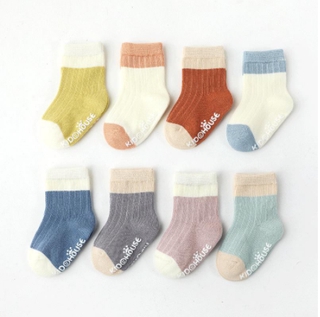 Vớ mang trong nhà chống trượt tránh té ngã miệng rộng không đường may cho em bé