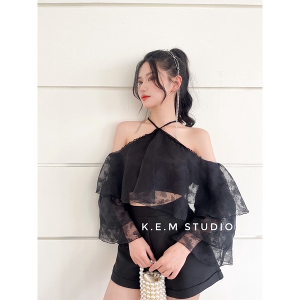 Áo trễ vai cổ yếm tay tầng ren hoa nhí tiểu thư .Shyncloset