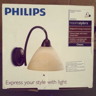 Đèn gắn tường QWG 331 PHILIPS