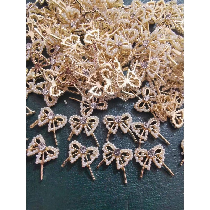 Charm nơ