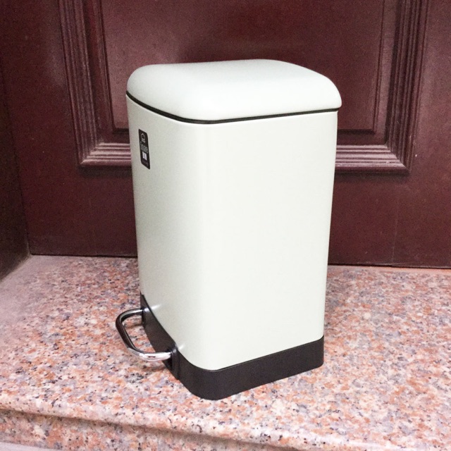 THÙNG ĐỰNG RÁC VUÔNG ĐẠP CHÂN 6L SƠN TĨNH ĐIỆN LOCK&amp;LOCK-BYP122