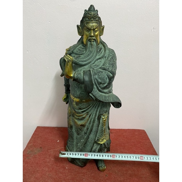Tượng đồng ông quan công