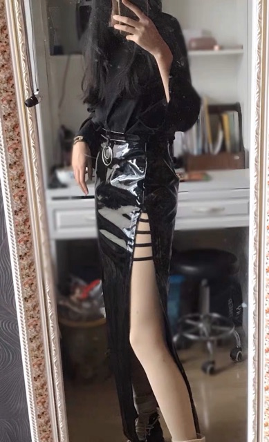 Set da PU bóng dài xẻ tà Gothic