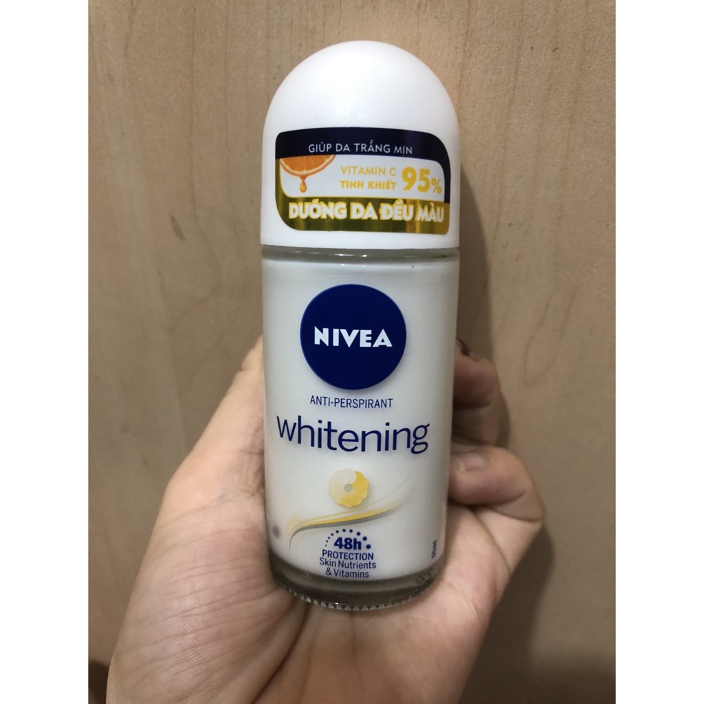 Lăn khử mùi Nivea Whitening chai 50ml