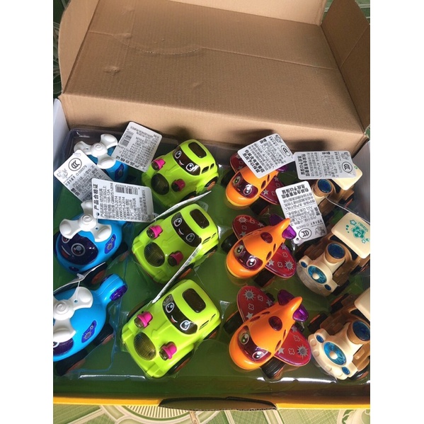 Xe chạy đà hoạt hình đáng yêu cho bé