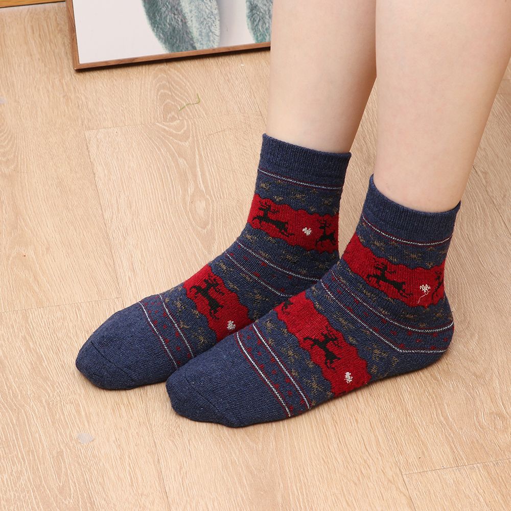 Vớ cotton dày dặn giữ ấm mùa đông in họa tiết tuần lộc Giáng Sinh dễ thương cho nam và nữ