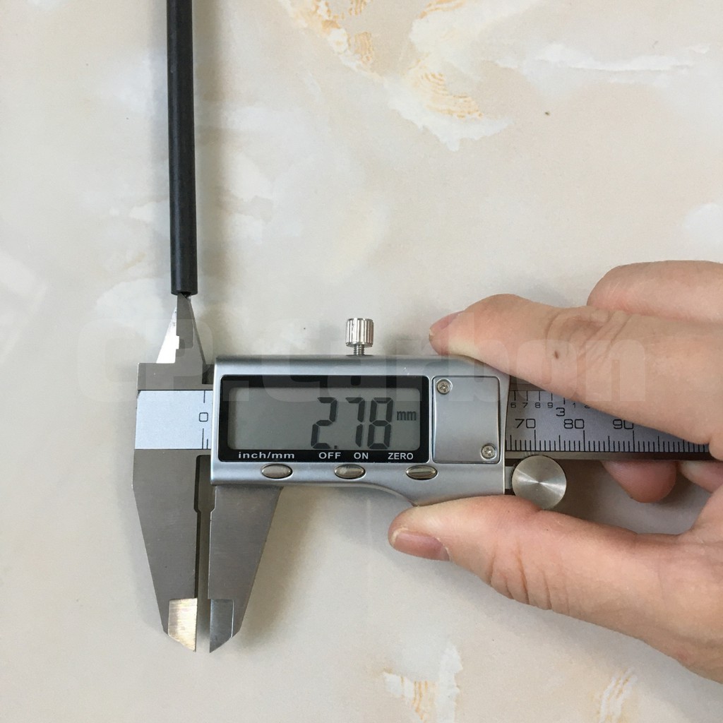 Ống Carbon 3K rỗng dài 1 mét đường kính ngoài 6mm, đường kính trong 3mm dùng gia cố máy bay, làm diều