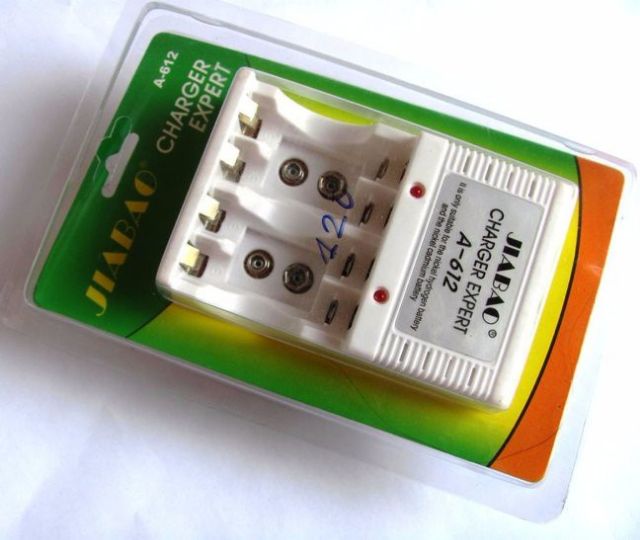 Bộ sạc pin đa năng 2A, 3A ,9V