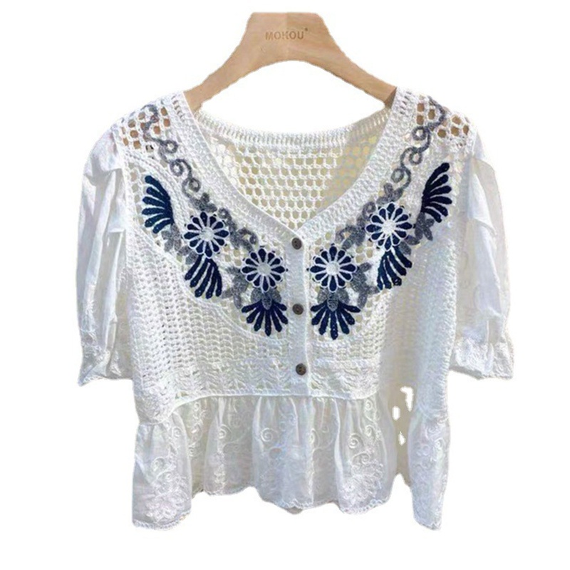 Áo Kiểu Chiffon Tay Ngắn Phồng Cổ Chữ V Phối Nút Họa Tiết Thêu Hoa Phong Cách Pháp Cho Nữ