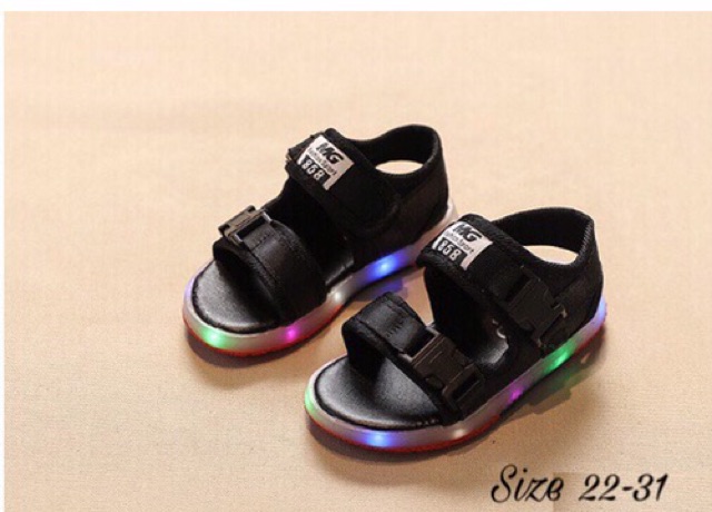 Sandal cho bé trai đế phát sáng size 22-31