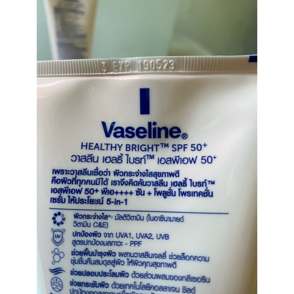 Týp to Sữa Dưỡng Thể trắng da Vaseline 50x SPF 50++ Thái Lan 320ml