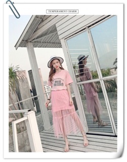 Đầm phom xuông phối chân váy lưới
