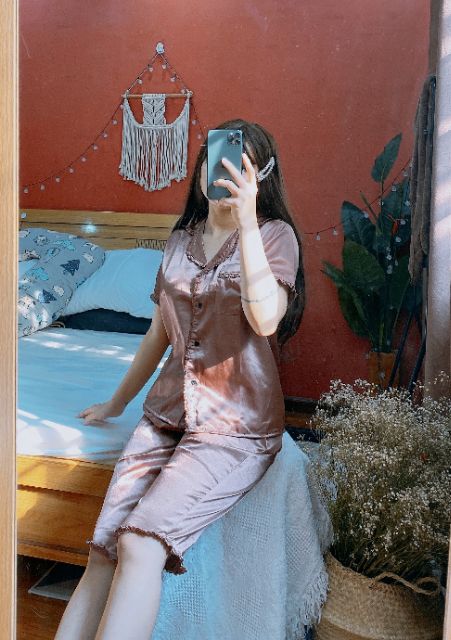 Đồ bộ phi lụa bèo lửng có túi quần | BigBuy360 - bigbuy360.vn