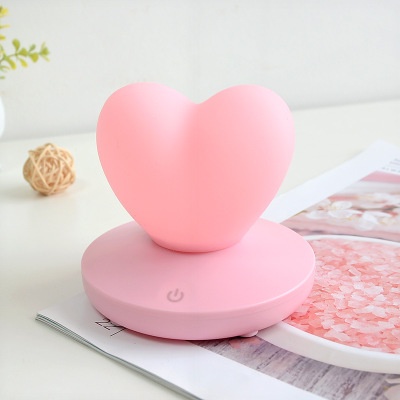Đèn ngủ trái tim đế màu hồng ánh sáng vàng ấm - Decor phòng ngủ - Quà tặng dễ thương