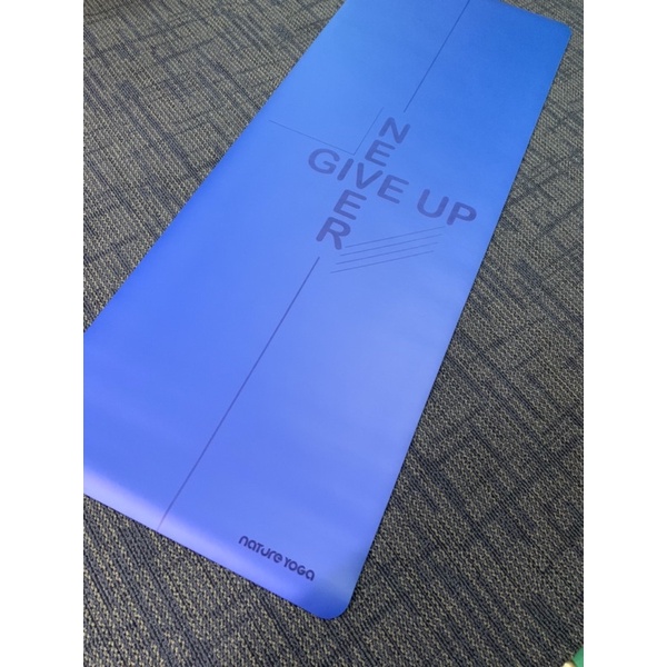 Đệm tập Yoga cao su cao cấp “Never Giver Up” Phiên Bản mới từ Nature Yoga Mat