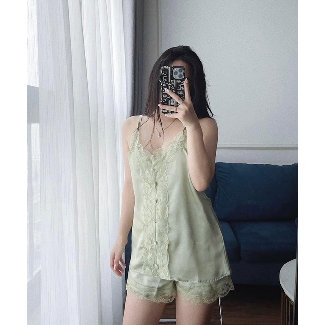 Bộ lụa 2 dây nữ mẫu mới 2022, set mặc nhà pijama đồ ngủ cúc bọc sexy thoải mái phối viền ren mềm mại thời trang