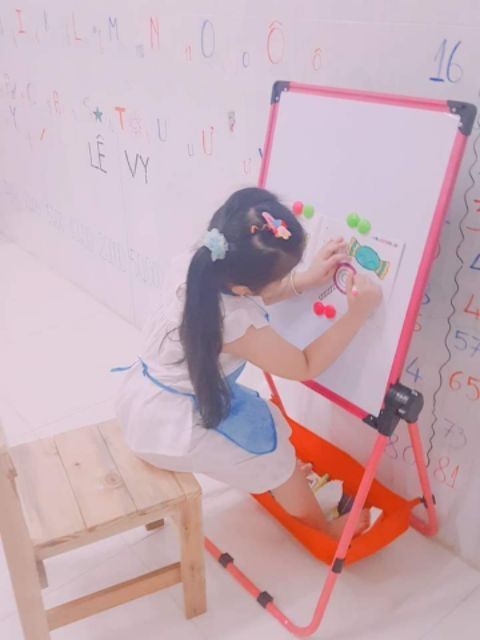 Bảng viết, bảng từ 2 mặt kiêm giá vẽ xoay 360 độ khung sắt chắc chắn kích thước mặt bảng 55 x47 cm