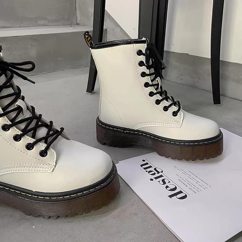 Boot trắng độn đế