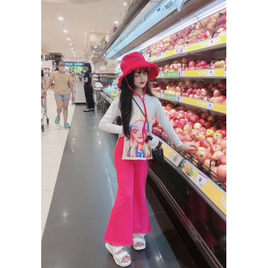 Bộ  bé  gái  xinh