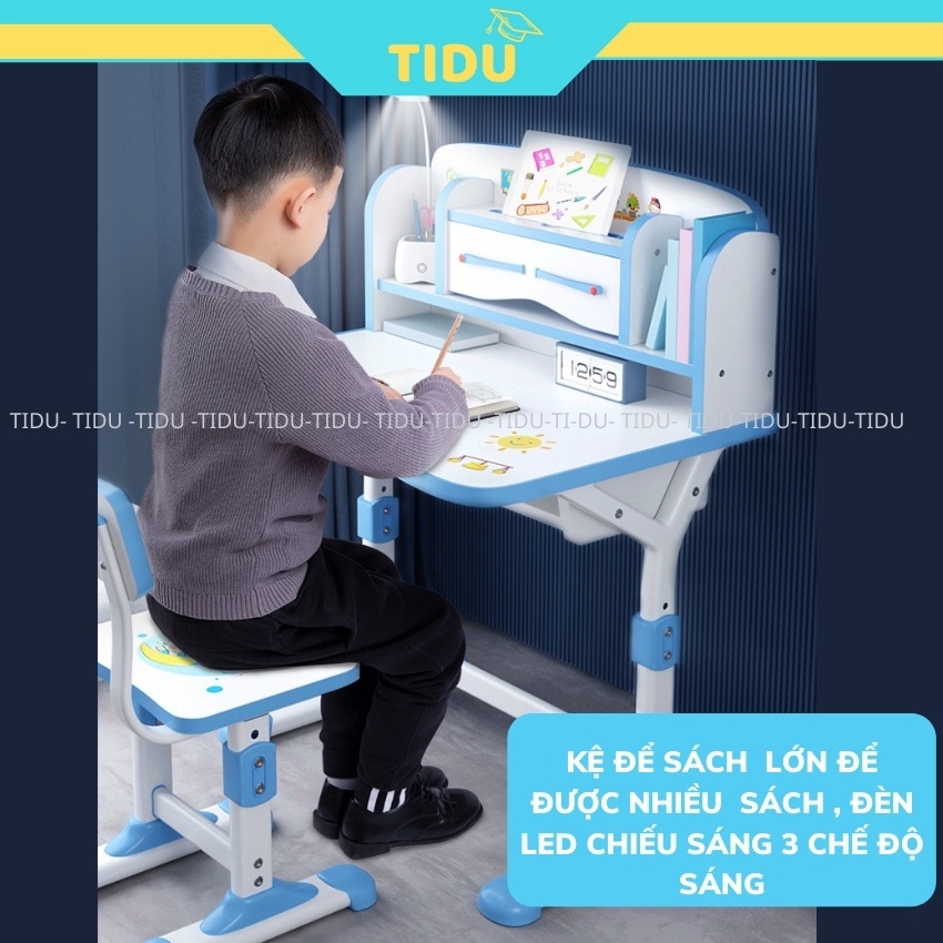 bàn học chống gù chống cận thông minh cho bé Tidu D01 kích thước 50x75 có thể tăng giảm độ cao kèm giá sách
