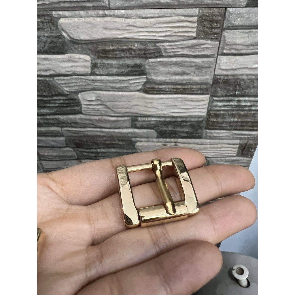 Khóa kim dập chữ