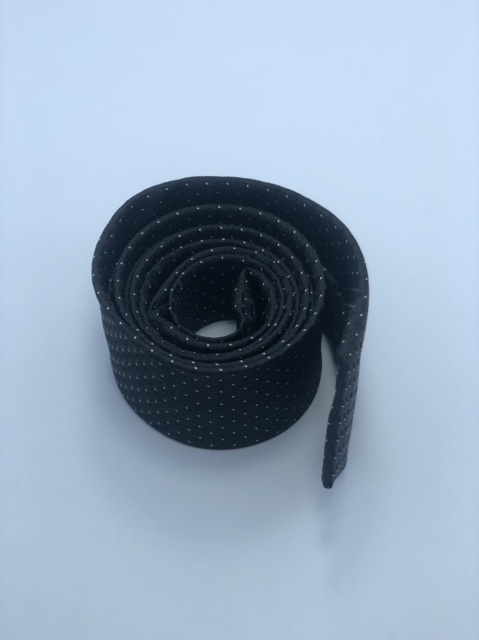 Cà vạt đen chấm bi bản nhỏ 5cm