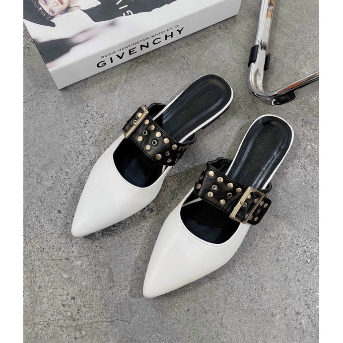 Dép sục đai lỗ cnk