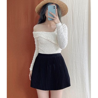 Chân váy xòe ngắn dập ly màu đen CRXNV30