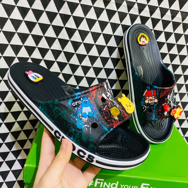 Dép lê hoạ tiết cross quai ngang tặng 12 stick+ hộp