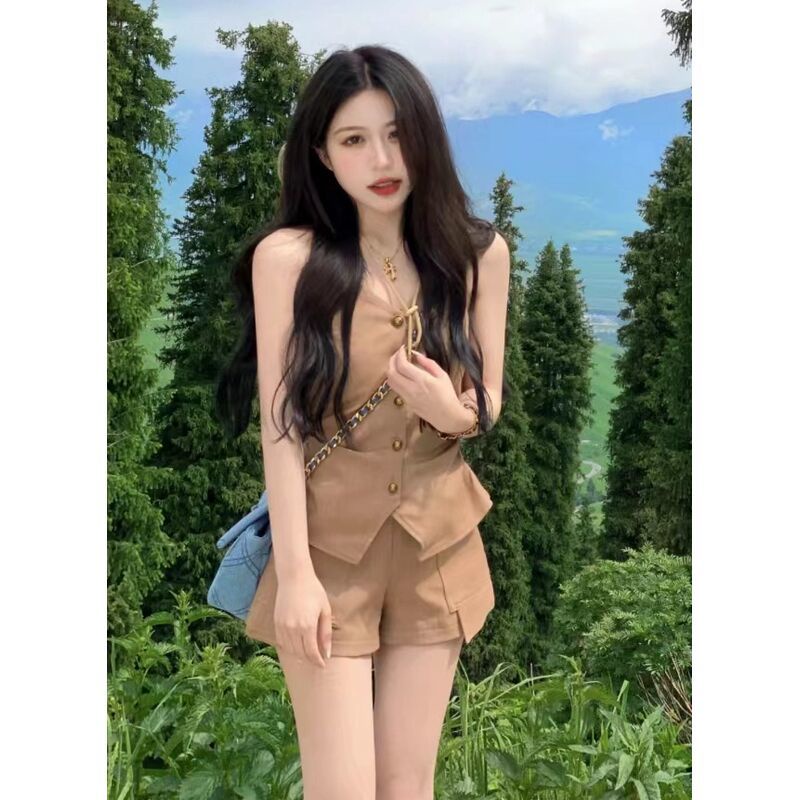 Set áo không tay dây cổ và quần ngắn thời trang mùa hè phong cách đường phố Mỹ 2022 có bán lẻ