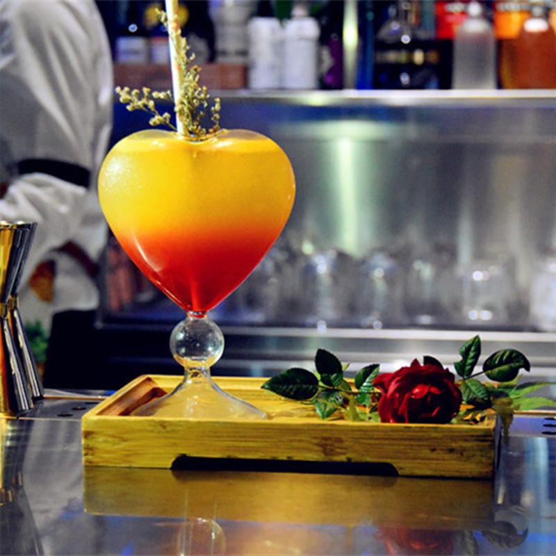Ly Thuỷ Tinh Hình Trái Tim Độc Đáo Dùng Để Uống Cocktail Đẹp Mắt