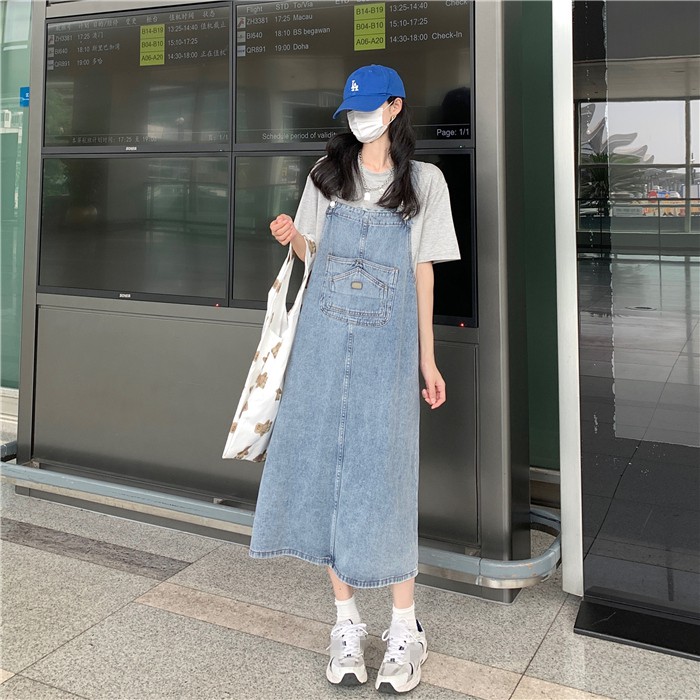 Kumi.vn order váy yếm bò denim dáng dài màu xanh nhạt phong cách Ulzzang Hàn Quốc