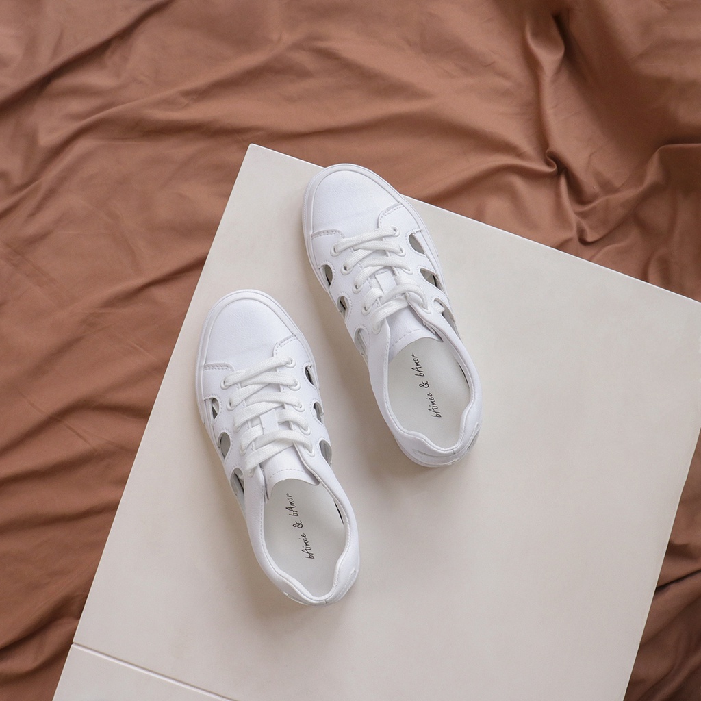 Giày sneaker nữ màu trắng hở gót thoáng khí đẹp thời trang dáng thể thao đế bằng cổ thấp bAimée &amp; bAmor - MS1678-MS1717