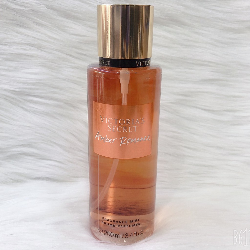 XỊT THƠM TOÀN THÂN VICTORIA’S SECRET FRAGRANCE MIST AMBER ROMANCE 250ML