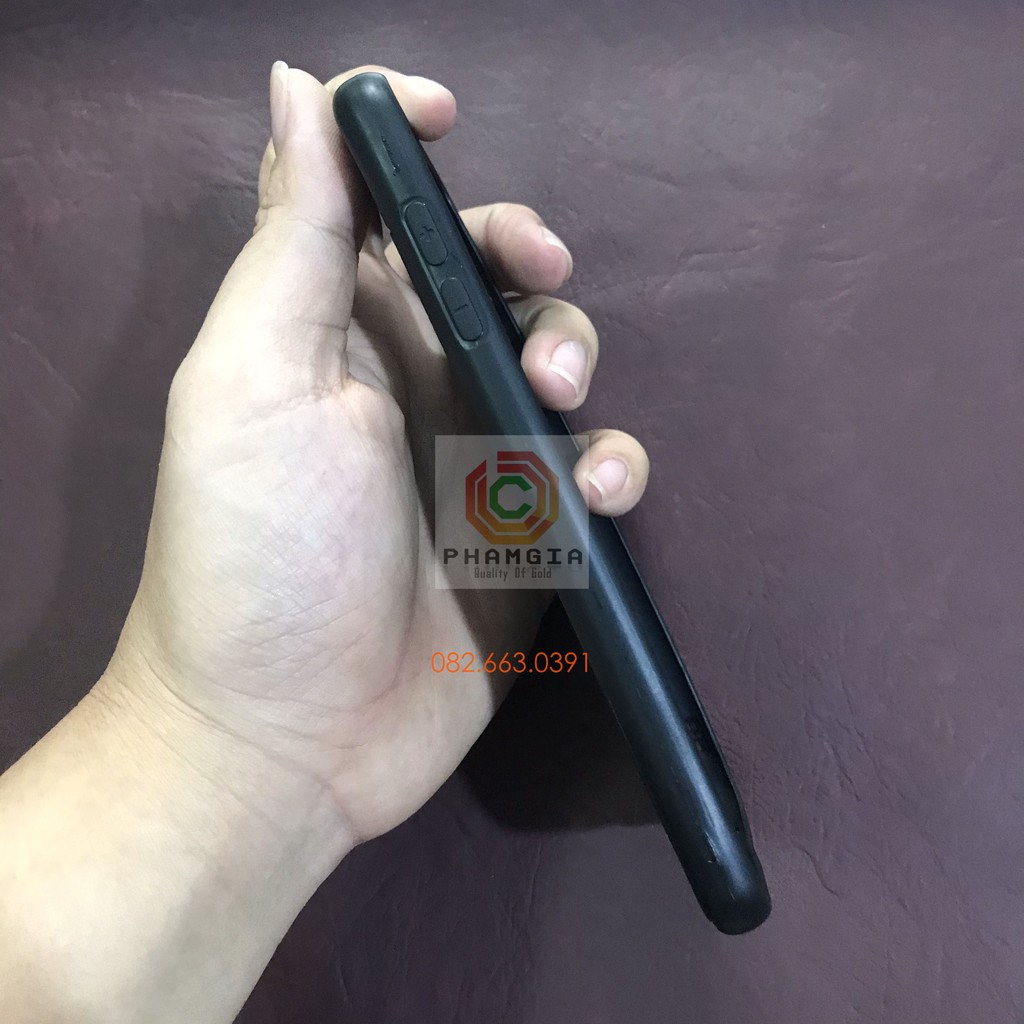 Ốp lưng Samsung Galaxy A8 2018 đen vân giả da Auto Focus