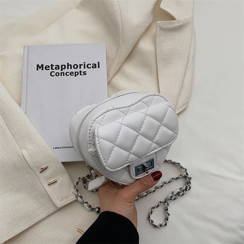 Túi Đeo Vai Hình Trái Tim Phối Dây Xích Thời Trang Mùa Hè 2022 Cho Nữ