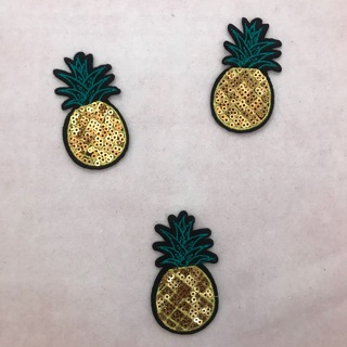 Miếng Dán Quần Áo Sticker
