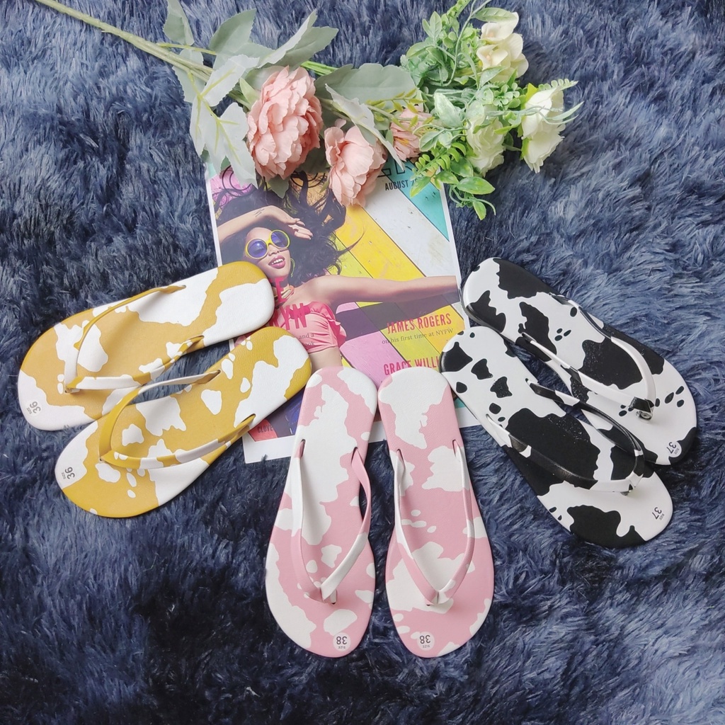 Dép xỏ ngón quai mảnh họa tiết hình bò sữa siêu cute