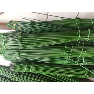 cành nhựa gắn hoa